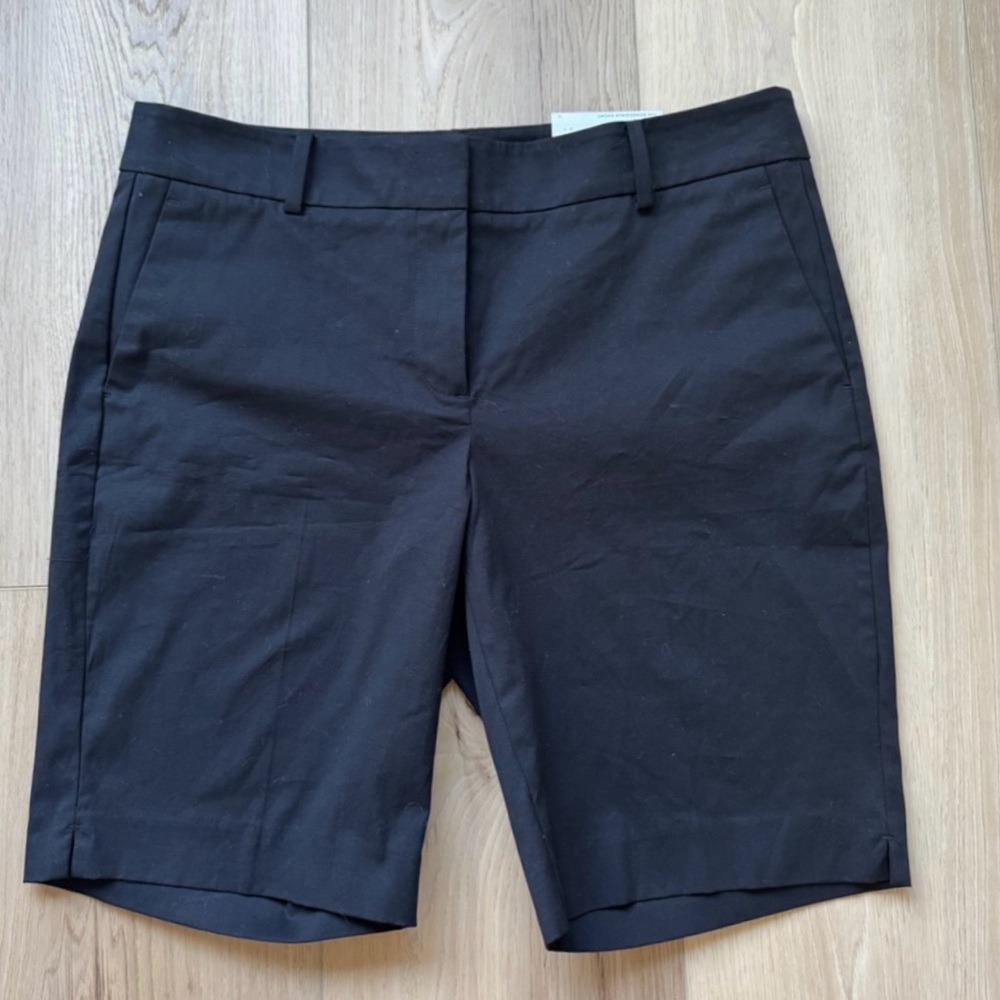 Ann Taylor Women's Black The Boardwalk SHORTS Mid Rise NWT 12 Dress Shorts